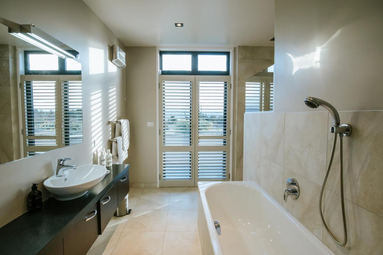Mt Gold Retreat - Sleeps 8 - Spa Pool - Tennis Court Wanaka Eksteriør billede