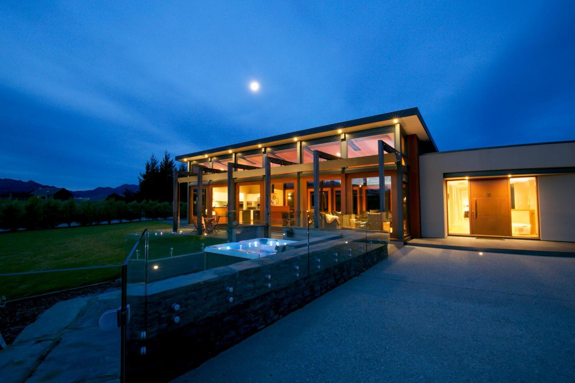 Mt Gold Retreat - Sleeps 8 - Spa Pool - Tennis Court Wanaka Eksteriør billede